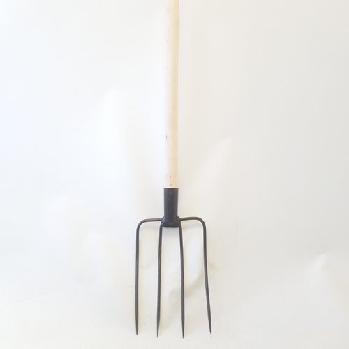 Вилы навозные 4-х рогие 8мм с черенком (Чебоксары)(5шт)